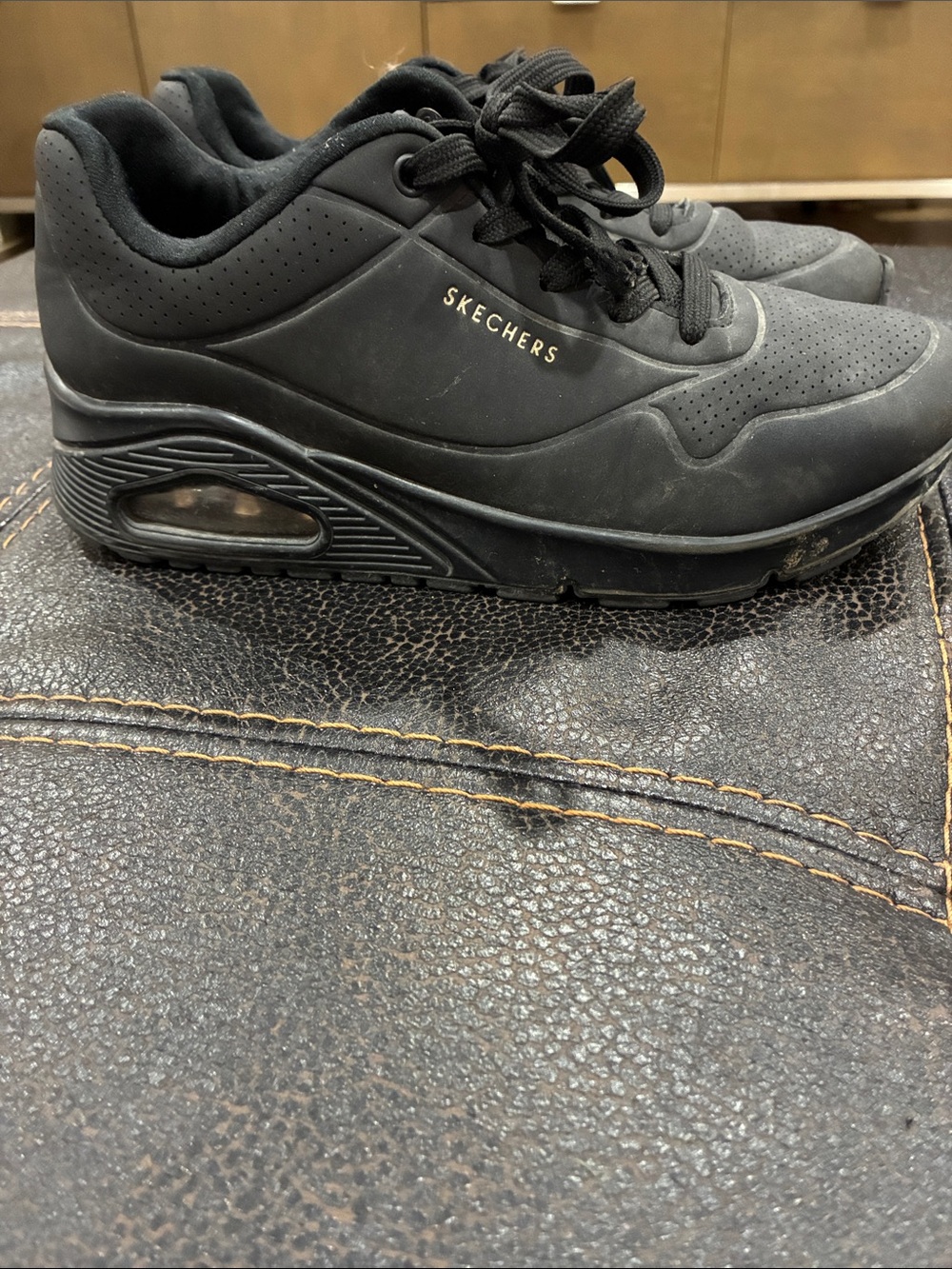 Skechers Black Low-Top Air-Cushion Sneakers